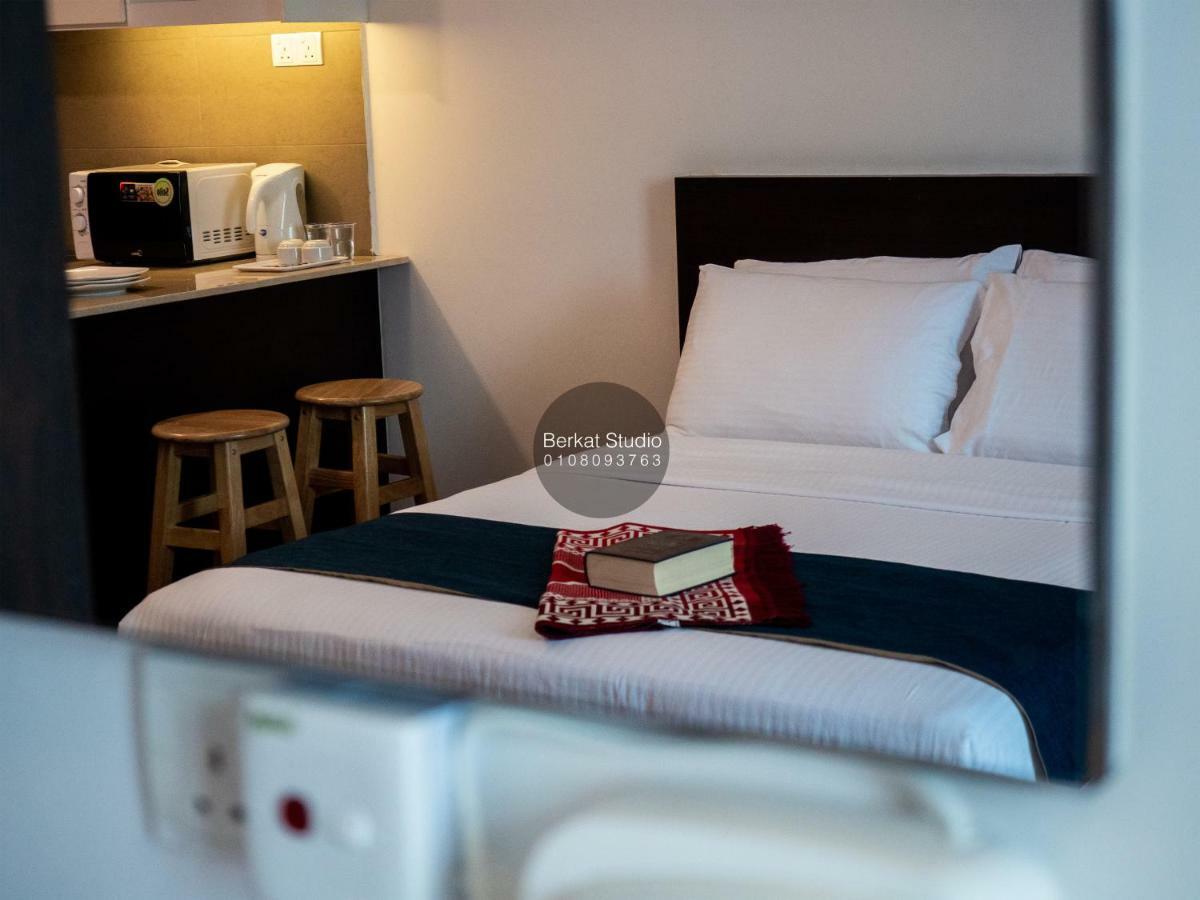 Berkat Studio Hotel โกตาบารู ภายนอก รูปภาพ